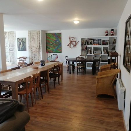 Logement Entier Spacieux Et Confortable A 1 H De Paris Courtenay  Exteriér fotografie