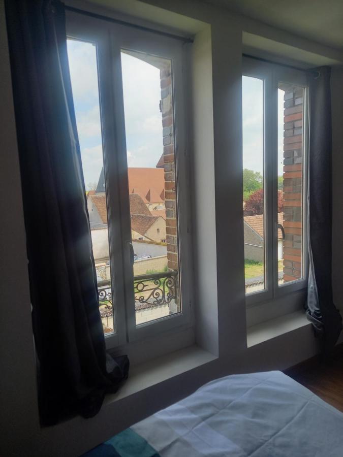 Logement Entier Spacieux Et Confortable A 1 H De Paris Courtenay  Exteriér fotografie