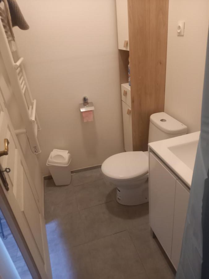 Logement Entier Spacieux Et Confortable A 1 H De Paris Courtenay  Exteriér fotografie