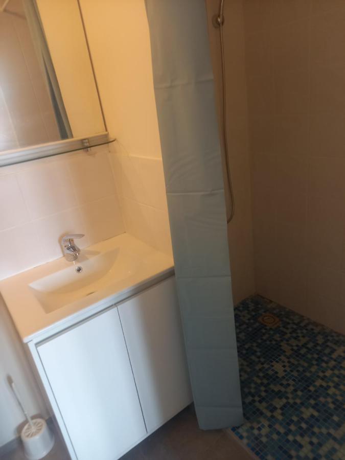 Logement Entier Spacieux Et Confortable A 1 H De Paris Courtenay  Exteriér fotografie