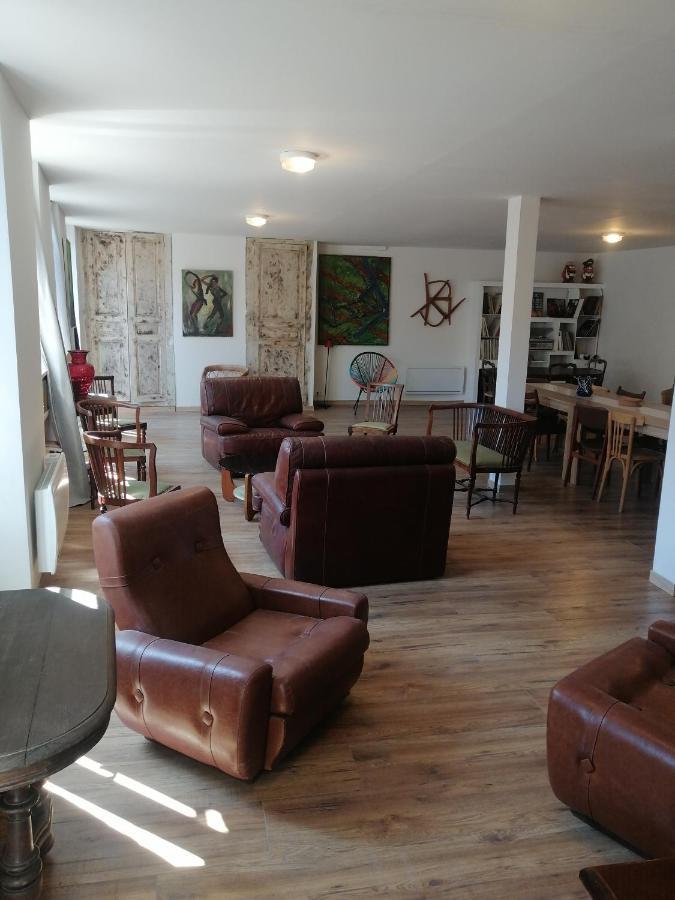 Logement Entier Spacieux Et Confortable A 1 H De Paris Courtenay  Exteriér fotografie