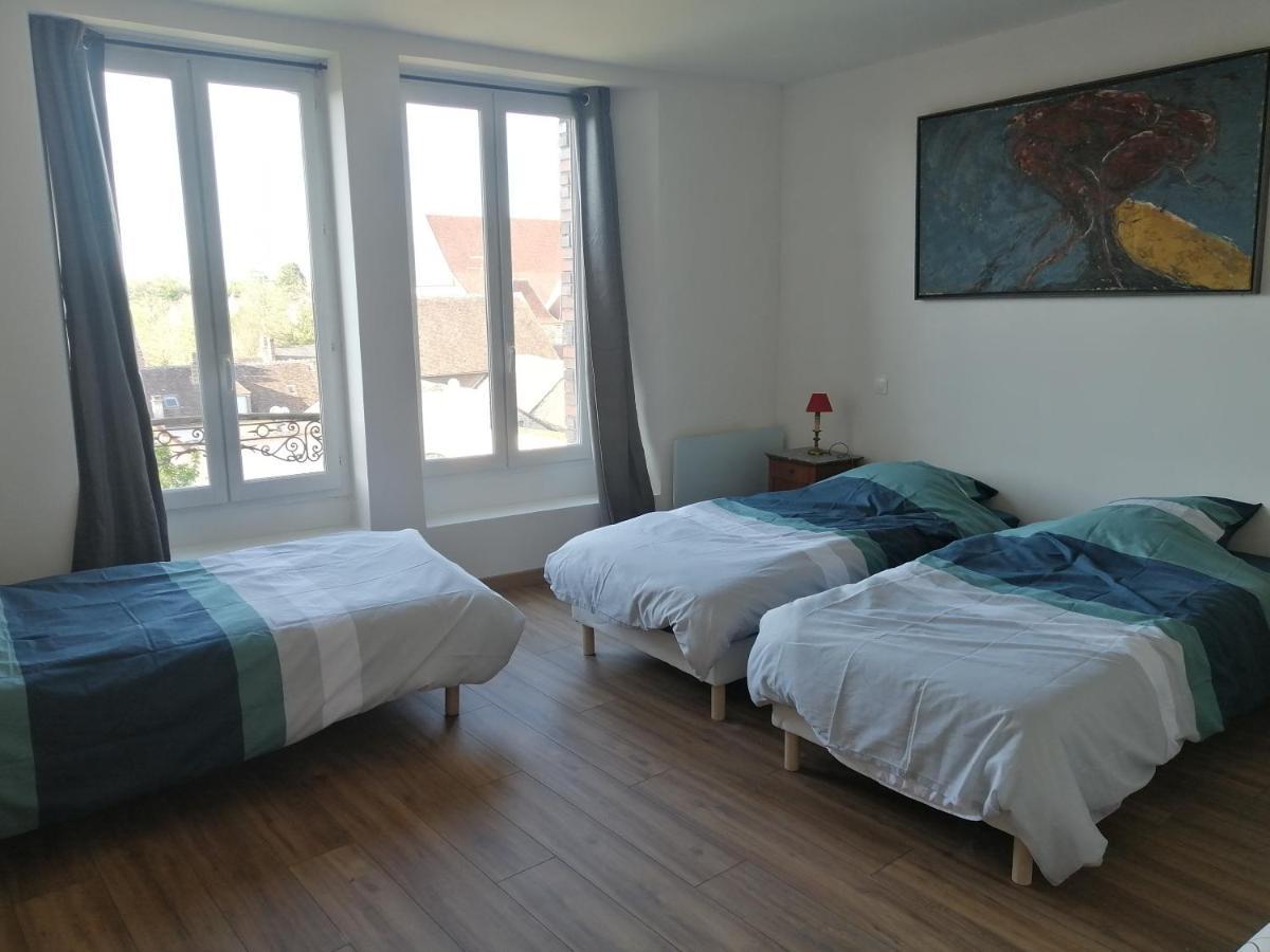 Logement Entier Spacieux Et Confortable A 1 H De Paris Courtenay  Exteriér fotografie