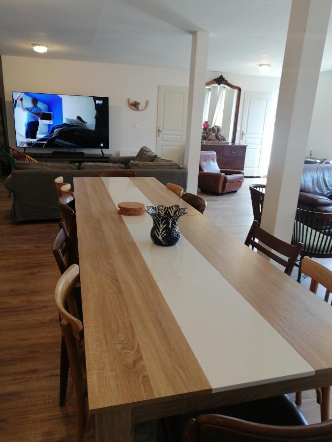 Logement Entier Spacieux Et Confortable A 1 H De Paris Courtenay  Exteriér fotografie